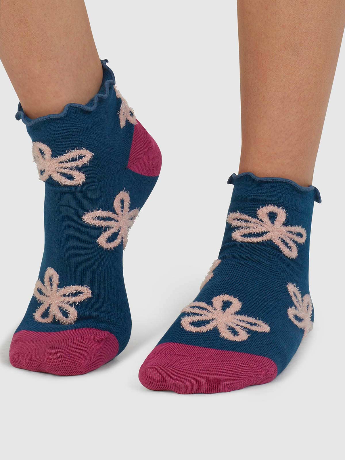 Daisee Textured Flower Bamboo Ankle Socks - Lake Blue