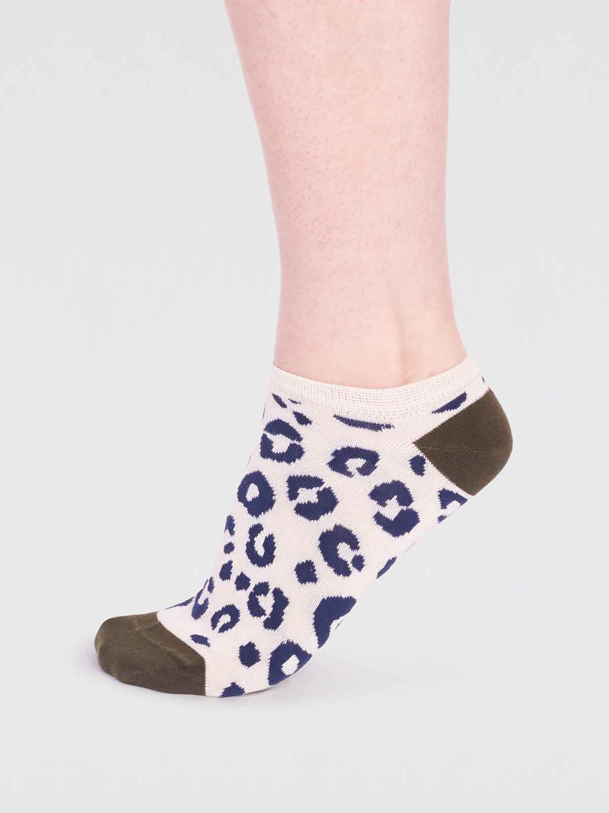 Reese Bamboo Leopard Print Trainer Socks Cream